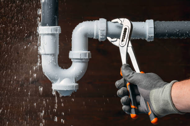 Professional Leak Detection technician working in White Plains, MD